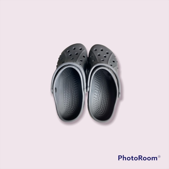 EUC GRAY CROCS SIZE 8 MEN OR SIZE 10 WOMEN - Picture 4 of 6